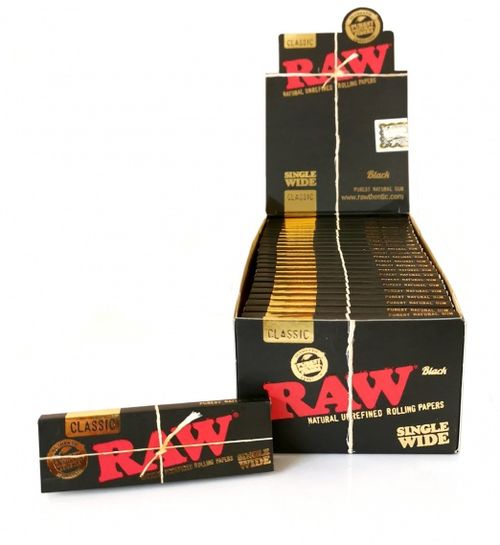 RAW BLACK REGULAR SINGLE WIDE (50 LIBRILLOS)